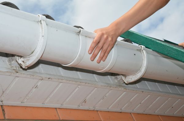Gutter Reattachment in Dothan